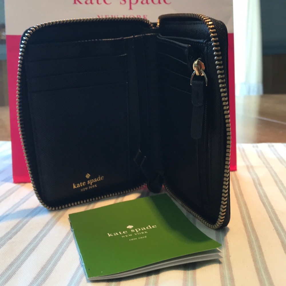 NWT Kate Spade Nylon zip around wallet - Picture 3 of 4